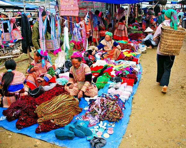 Bac Ha Sunday Market: Experiencing the Real Sa Pa 