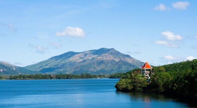 Bien Ho Lake: An Ocean On The Mountain