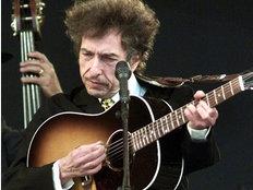 Bob Dylan’s First Vietnam Show Stirs Observations