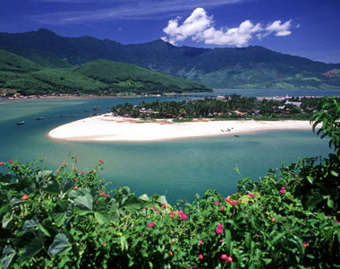 Cham Islands: Beach Paradise