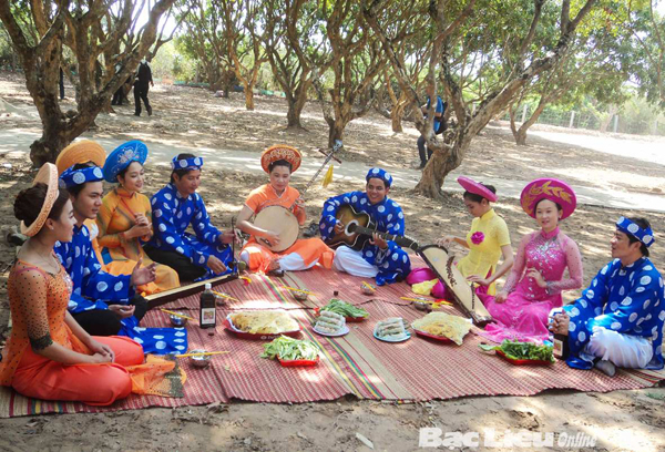 Don Ca Tai Tu Nam Bo To Be Submitted to UNESCO As Part of Cultural Heritage Don Ca Tai Tu Nam Bo To Be Submitted to UNESCO As Part of Cultural Heritage