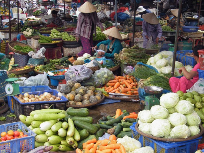 Finding Local Flavors & Rich Culture in Dong Ba Market