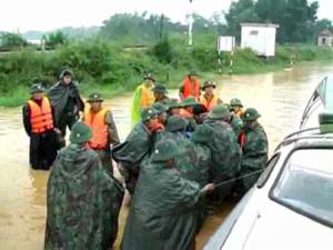 Flood kills 28 in central Vietnam