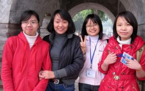 Four students “save” relic near Hoan Kiem Lake Four students “save” relic near Hoan Kiem Lake