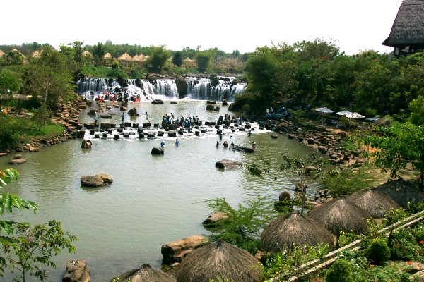 Giang Dien Waterfall: Beyond a Weekend Getaway