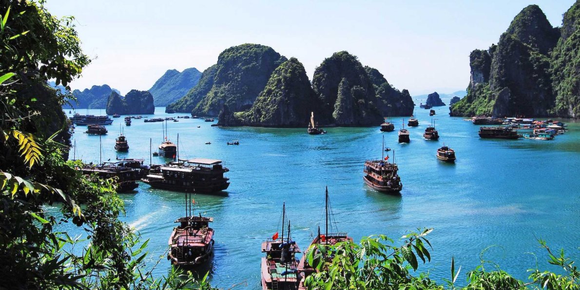 Ha Long Bay: 3rd in 29 Best Places to Visit in Southeast Asia Ha Long Bay: 3rd in 29 Best Places to Visit in Southeast Asia