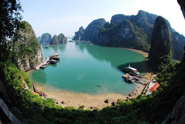 Halong Bay: Through a “Bird's” Eye View Halong Bay: Through a “Bird's” Eye View