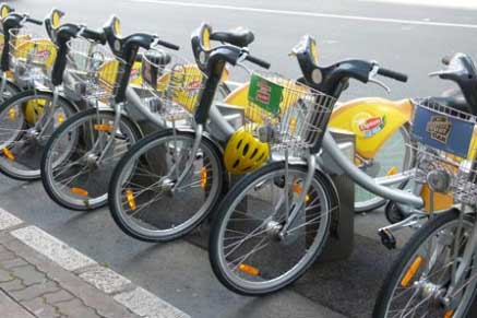 Hanoi: Bicycles for rent at $0.19/hour Hanoi: Bicycles for rent at $0.19/hour