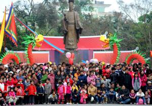 Hanoi selects 1000 items for millennium time capsule Hanoi selects 1000 items for millennium time capsule