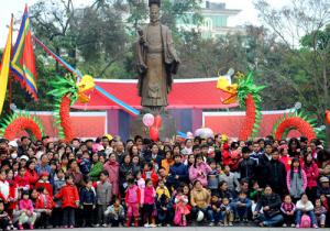 Hanoi selects 1000 items for millennium time capsule