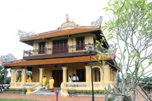 Historic Site Turned Into Café, Stirs Strong Criticism Historic Site Turned Into Café, Stirs Strong Criticism