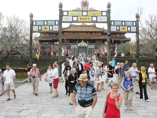 Hue: Audio Guide, Free Wi-Fi and E-Tickets Installation to Better Serve Its Tourists Hue: Audio Guide, Free Wi-Fi and E-Tickets Installation to Better Serve Its Tourists