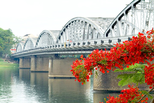 Hue’s ancient bridge of Truong Tien Hue’s ancient bridge of Truong Tien