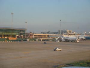 Increasing Traffic in Vietnam Airports Causing Landing Delays