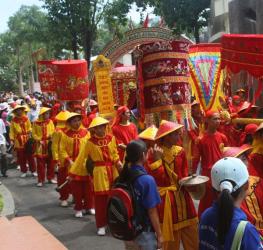 International Photo Exhibition Held to Celebrate Hung Kings Temple Festival