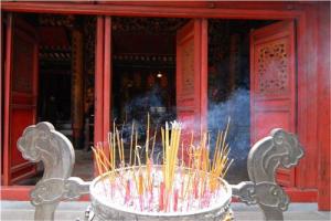 Joss-sticks of Doc La: The Fragrance and Tradition Lives On in Vietnam