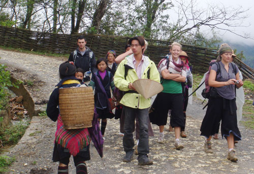 Lao Cai Promotes Community-Based Tourism Lao Cai Promotes Community-Based Tourism