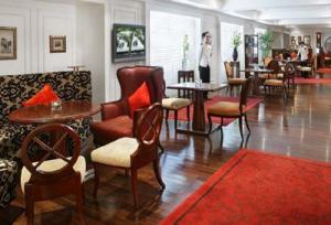 Luxurious hotels not wise choice for hard times Luxurious hotels not wise choice for hard times