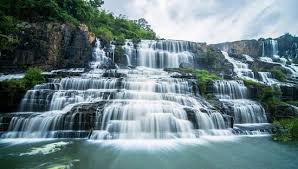 Majestic White Waterfall (Thac Trang) 
