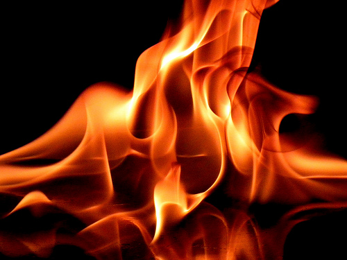 Massive Fire Burns down Plastic Plant in Hanoi; Billions in Damages Massive Fire Burns down Plastic Plant in Hanoi; Billions in Damages