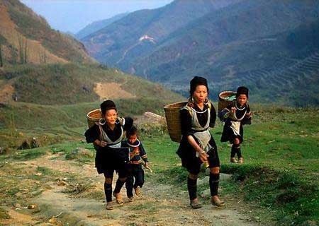Mong village becomes latest tourist destination in Sa Pa Mong village becomes latest tourist destination in Sa Pa