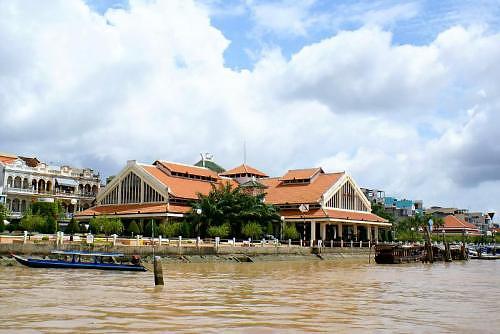 Ninh Kieu Dock: More Than Just a Pier Ninh Kieu Dock: More Than Just a Pier