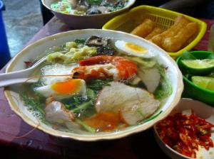 Picking the Best Eats in Hanoi Streets