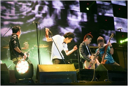Popular bands to rock fans in summer concert in Hanoi, Saigon