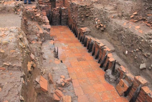 Remnants of Ly Dynasty Found at Thang Long Citadel Remnants of Ly Dynasty Found at Thang Long Citadel