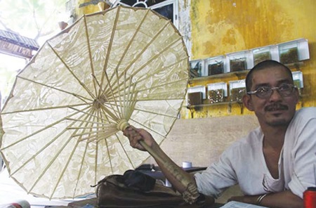 Special Paper Revives Traditional Art