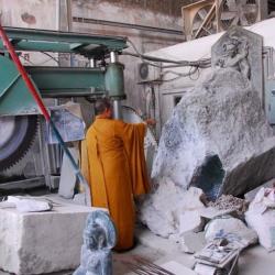 Statue of King Tran Nhan Tong to be sculpted from 4.5 ton gemstone Statue of King Tran Nhan Tong to be sculpted from 4.5 ton gemstone