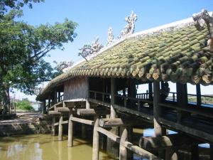 The Soothsayer and the Roof Bridge