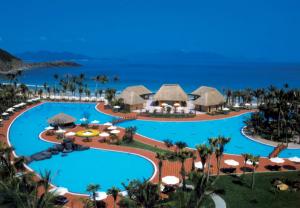 Vinpearl Resort Named Vietnam’s Leading Resort in 2011