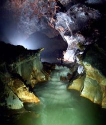 World’s Largest Cave in Vietnam Featured in 3D Film